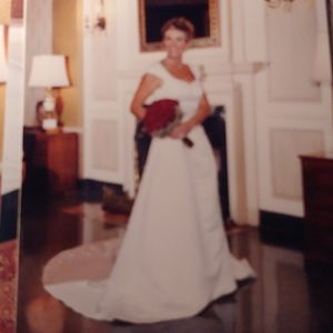 PRICED TO GO ♥❤♥EARLY MAGGIE SOTTERO WEDDING DRESS